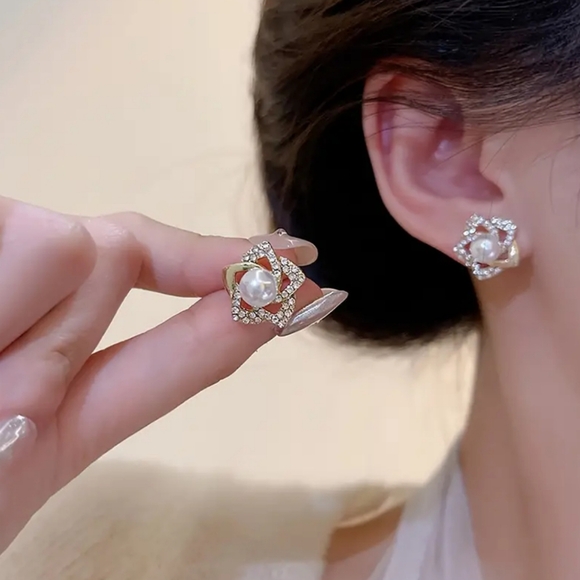 Rhinestone Pearl Rose Earrings - Picture 3 of 4